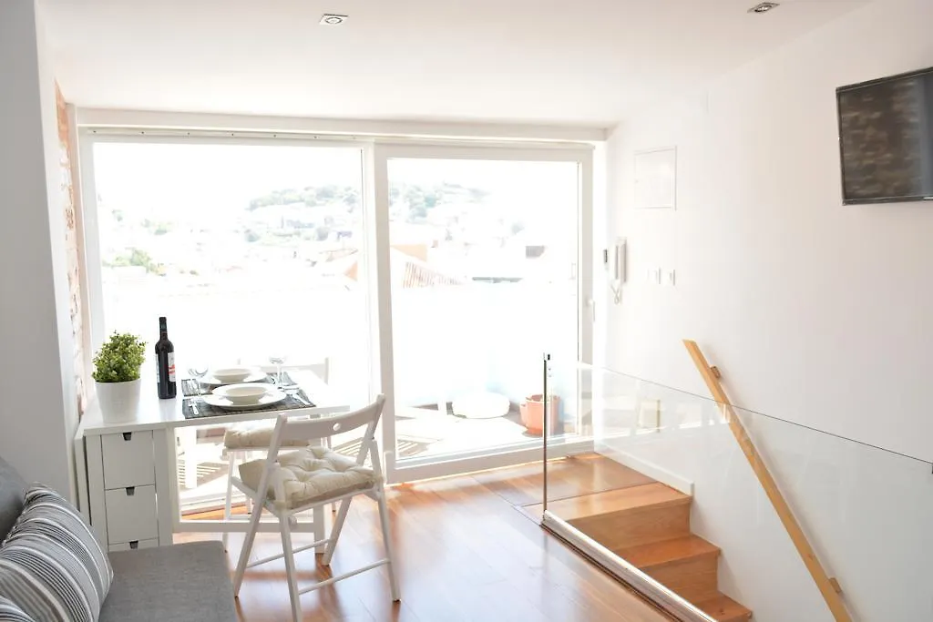 16 Top - Lisbon Skyline Terrace 0*,
